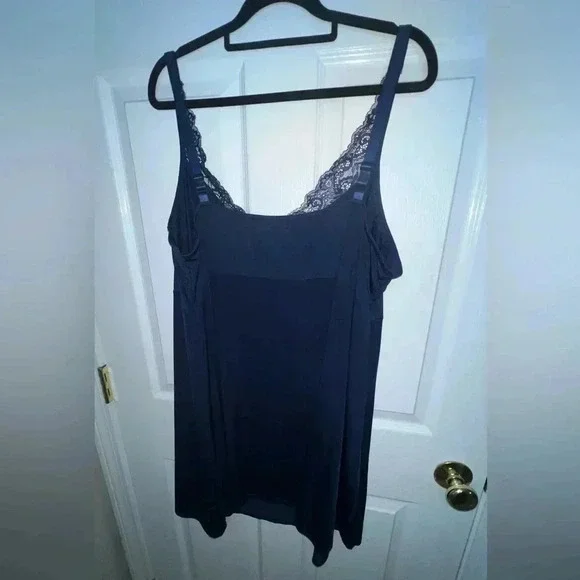 ☘️ NWOT Avenue Body Lace Gown Size 22/24 - Picture 3 of 4